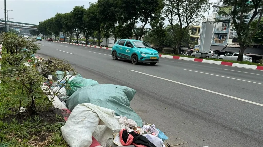 TPHCM đảm bảo vệ sinh mặt đường, vỉa hè không gián đoạn