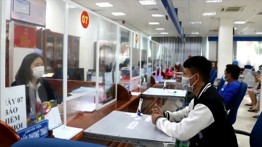 Phó Thủ tướng Phạm Thị Thanh Trà ký văn bản số 412/TTg-TCCV, yêu cầu triển khai các nhiệm vụ trọng tâm về tổ chức bộ máy, công vụ, công chức, thi đua, khen thưởng. Ảnh: TẤN THÁI