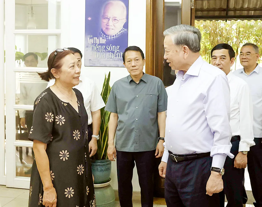 Tổng Bí thư, Chủ tịch nước Tô Lâm thăm hỏi thân nhân gia đình Tổng Bí thư Nguyễn Văn Linh