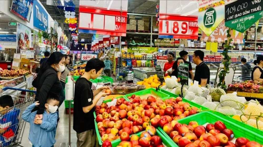 Các khu vui chơi, mua sắm đông khách dịp nghỉ lễ