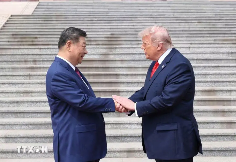 Chủ tịch Trung Quốc Tập Cận Bình chào đón Tổng thống Mỹ Donald Trump tại Bắc Kinh ngày 14-5-2026. Ảnh: THX/TTXVN