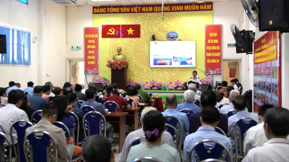 Các đại biểu tham dự hội nghị