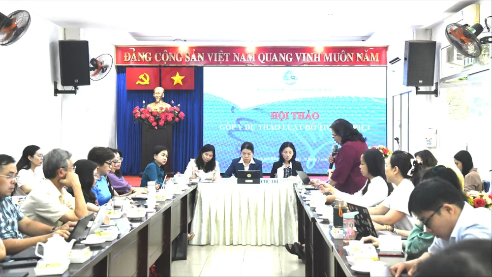 Góp ý dự thảo Luật Đô thị đặc biệt: Cần chính sách riêng cho phụ nữ và trẻ em