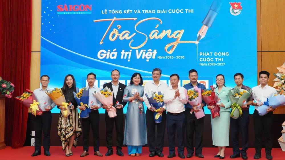 toa sang gia tri viet.jpg