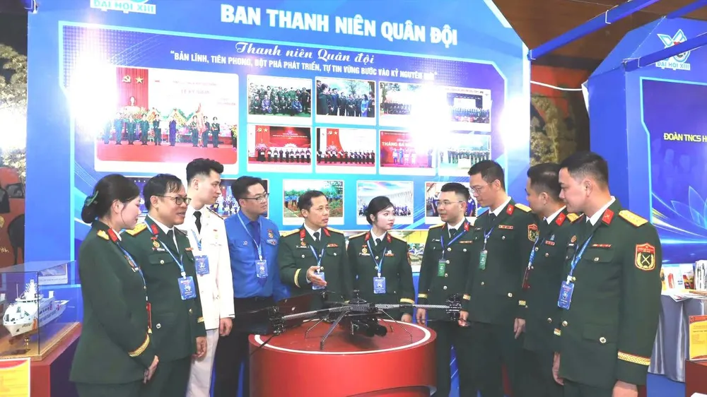 Trien lam 6.jpg