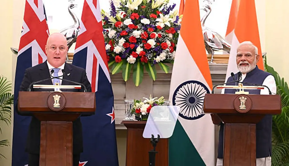 Thủ tướng Ấn Độ Narendra Modi (phải) trong cuộc họp báo chung với Thủ tướng New Zealand Christopher Luxon tại New Delhi, Ấn Độ. Ảnh: NDTV