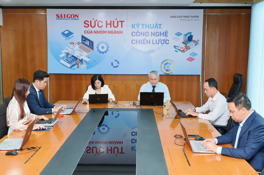 Các khách mời tham gia giao lưu trực tuyến với chủ đề “Sức hút của nhóm ngành Kỹ thuật - Công nghệ chiến lược” tại Báo Sài Gòn Giải Phóng, sáng 11-7-2026. Ảnh: HOÀNG HÙNG