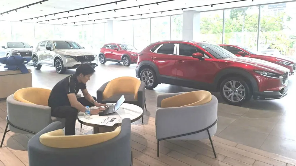 Ô tô đua nhau giảm giá sâu giữa tháng 7