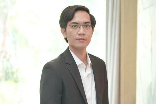 #4-Mr Huân.jpg