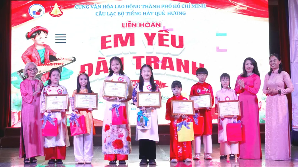 Dan tranh - Bang A.JPG