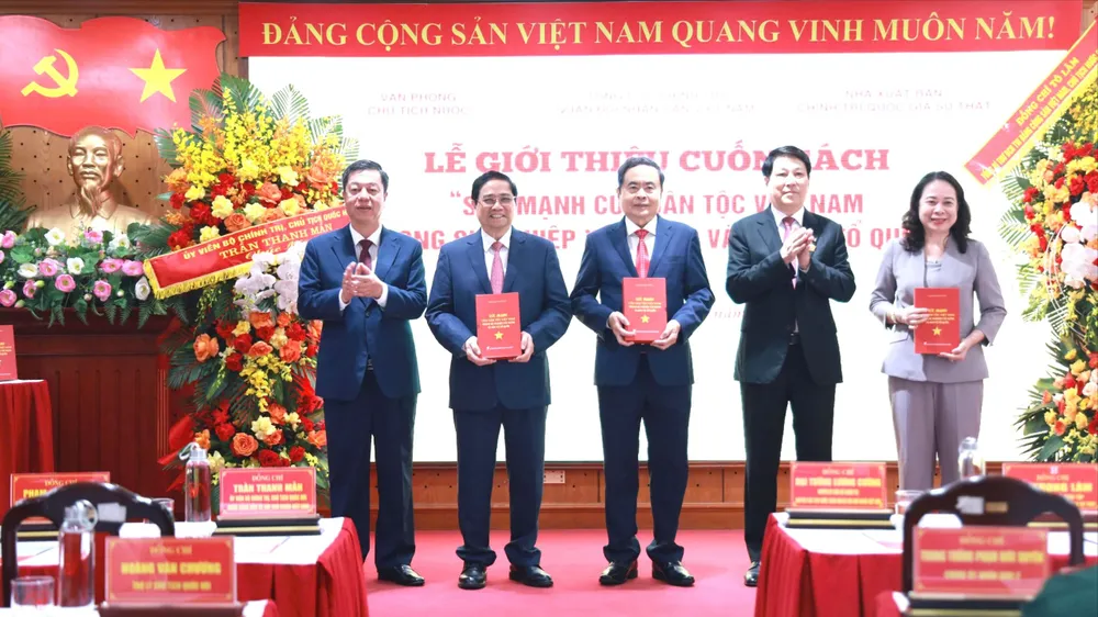 sachcuanguyenCTNLuongcuong.jpg