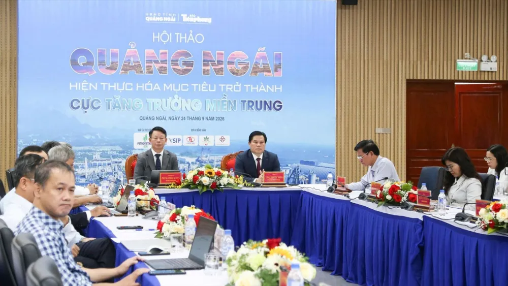 Các đại biểu tham dự hội thảo “Quảng Ngãi hiện thực hóa mục tiêu trở thành cực tăng trưởng miền Trung”. Ảnh: BTC