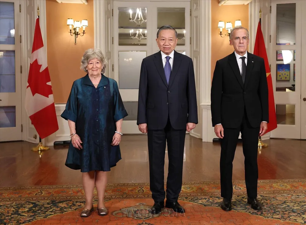 vna-potal-governor-general-of-canada-hosts-banquet-for-general-secretary-and-president-to-lam-904832525-11-58-30.jpg