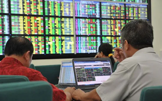 NĐTNN bán ròng kéo dài.