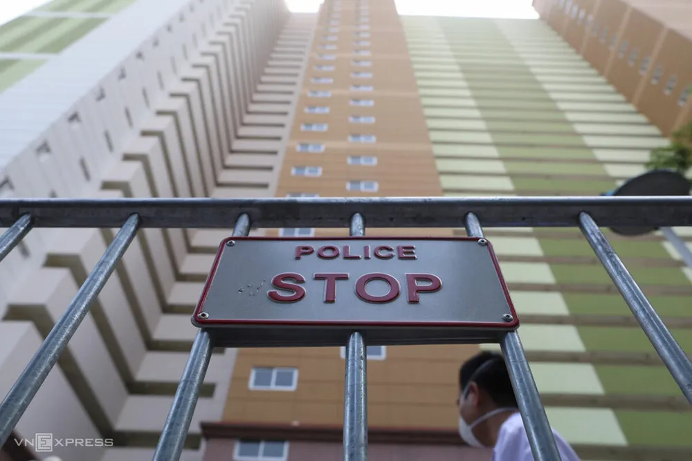 Giám đốc mắc Covid-19 bị đình chỉ chức vụ ảnh 1