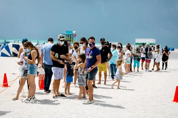 Vì sao tour du lịch đi Mỹ tiêm vaccine Covid-19 phải dừng? ảnh 2