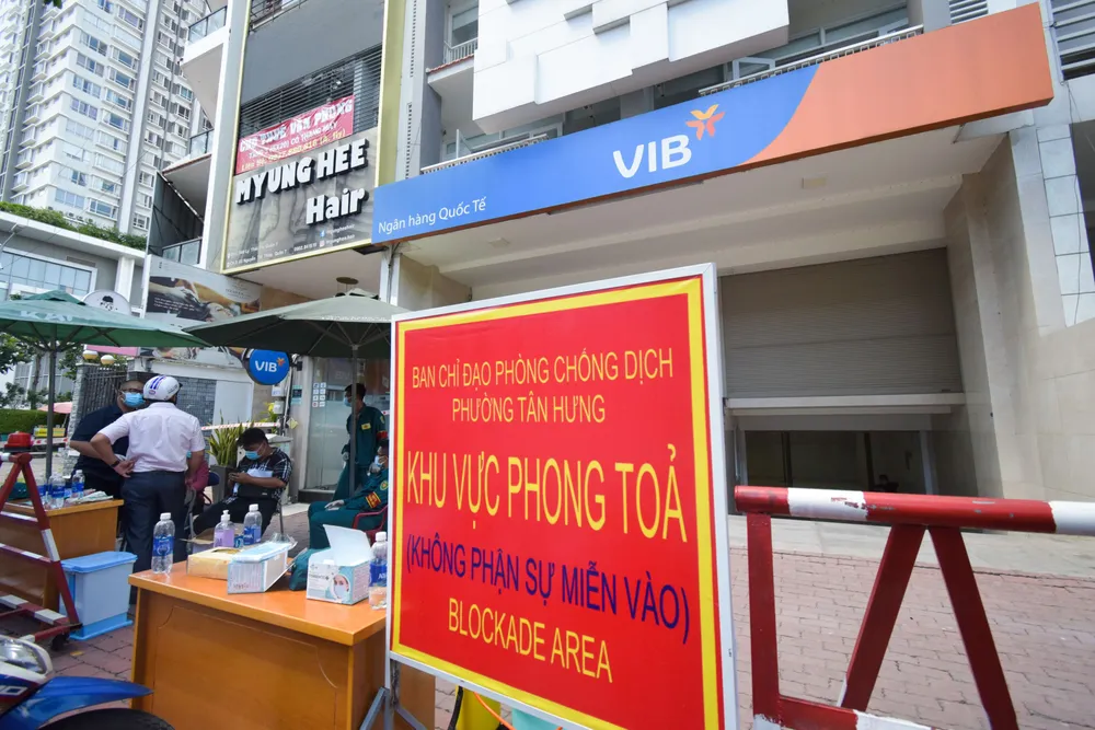 Chủ tịch UBND TPHCM: Ca bệnh đã xuất hiện ở 50% quận huyện, tòa nhà văn phòng, KCN có nguy cơ cao ảnh 3