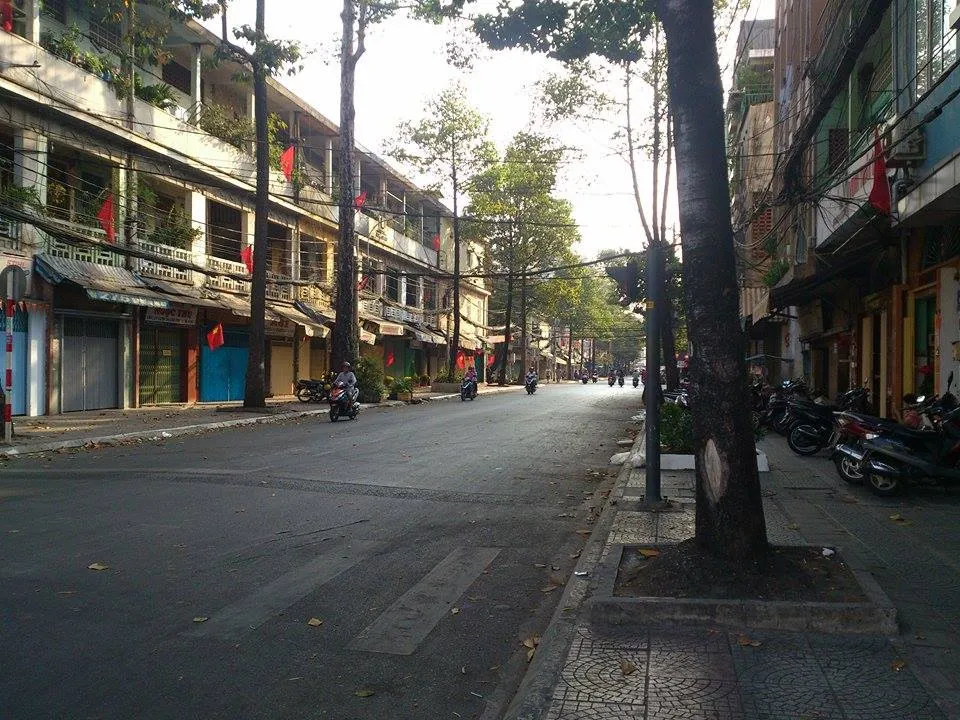 Sống ở phố tài chính ảnh 2