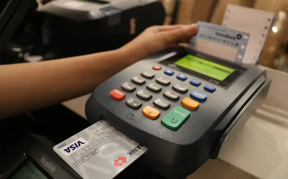 Doanh nghiệp không được thanh toán tiền mặt? ảnh 1