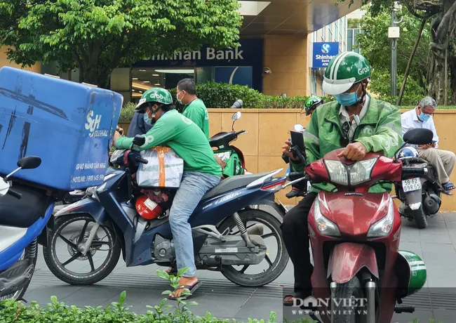 Shipper giữa mùa dịch: Thu nhập tăng, nguy cơ nhiễm Covid-19 luôn rình rập ảnh 1