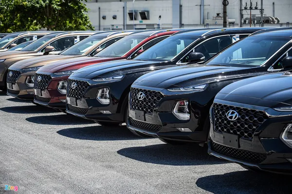 Ô tô đại hạ giá, chạy đua khuyến mãi, giành khách lẫn nhau ảnh 1