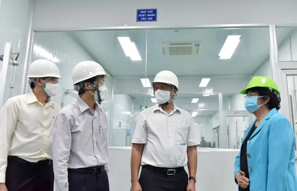 Khoảng 500 công nhân Khu công nghệ cao TPHCM tiêm khởi động chiến dịch vaccine 836.000 liều ảnh 1