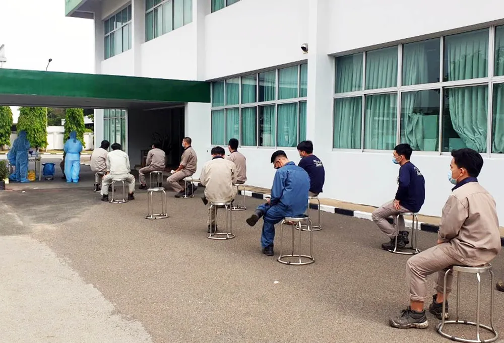 Gần 23.000 công nhân ở Bình Dương, TPHCM tạm nghỉ việc ảnh 1