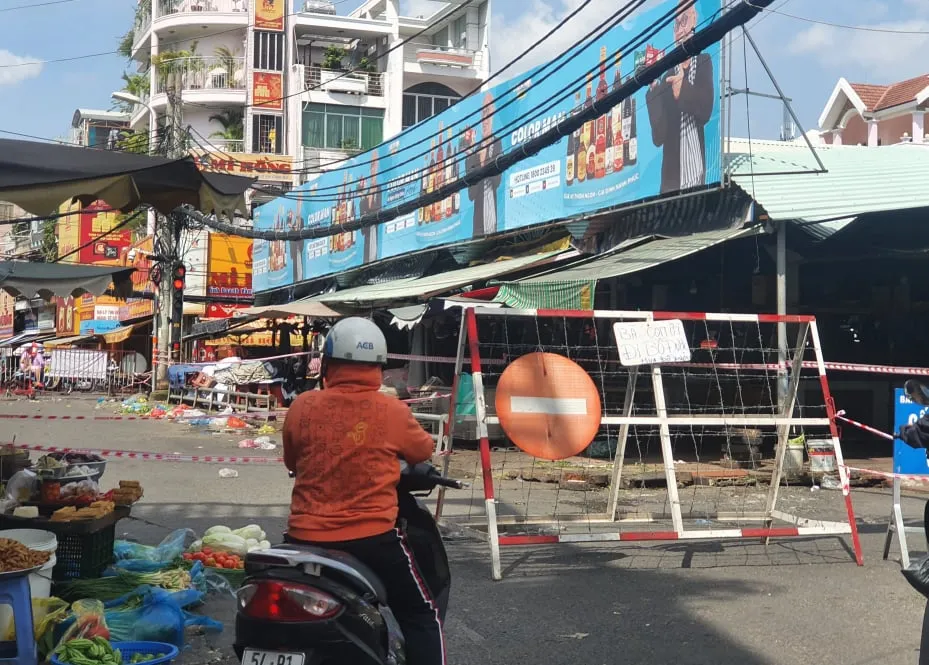 Đóng cửa MM Mega Market, phong tỏa một phần chợ Bà Chiểu, dừng mua bán hàng loạt chợ ở TPHCM ảnh 2