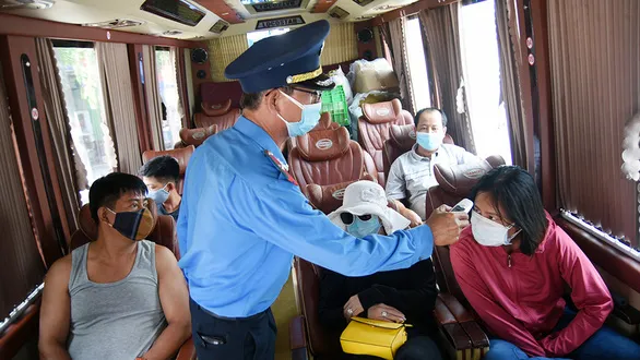 Người TPHCM và Bình Dương đến Đồng Nai phải có xét nghiệm âm tính với Covid-19 ảnh 1