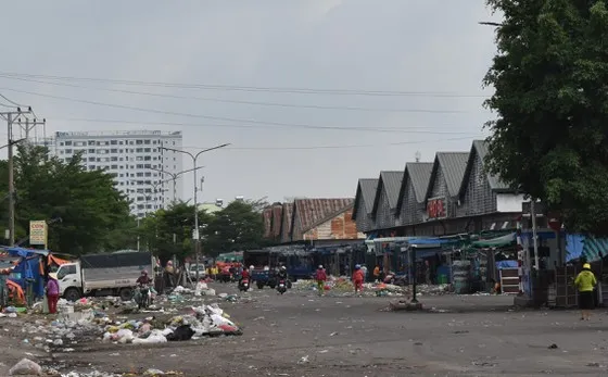 Hàng hóa rất nhiều, siêu thị mở cửa xuyên suốt, người dân TPHCM yên tâm, không cần dồn dập mua sắm ảnh 3