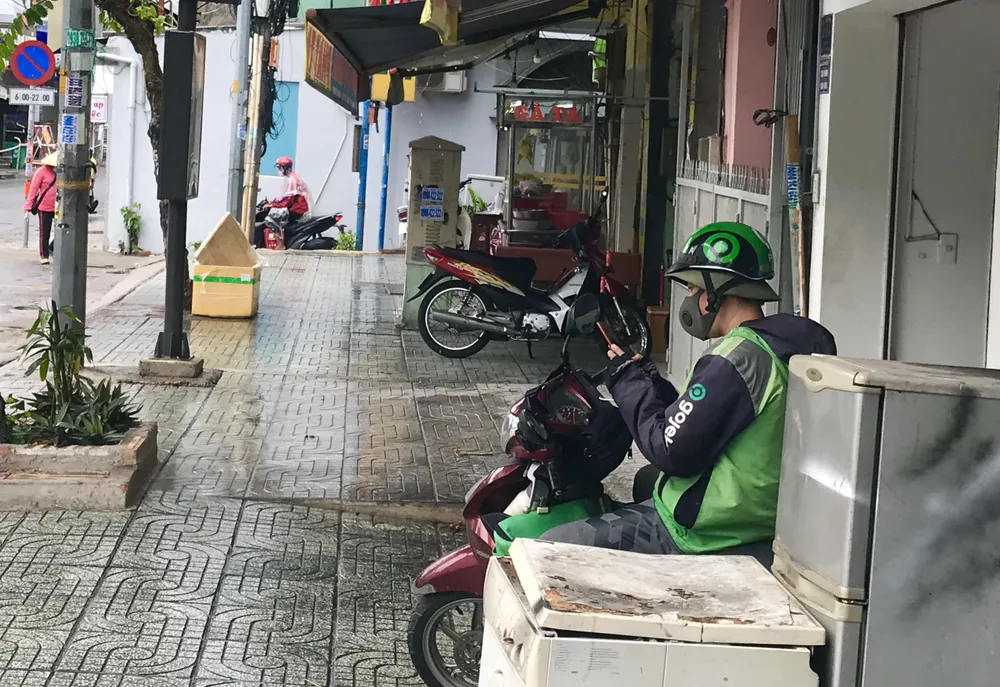 Cú sốc dịch bệnh và nỗi đau của tài xế xe ôm công nghệ ảnh 1