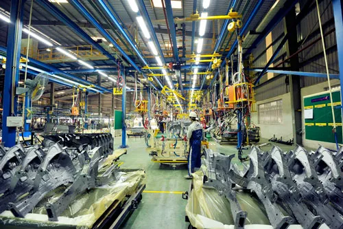 Xuất khẩu ô tô Việt: Lách qua khe cửa hẹp ảnh 1