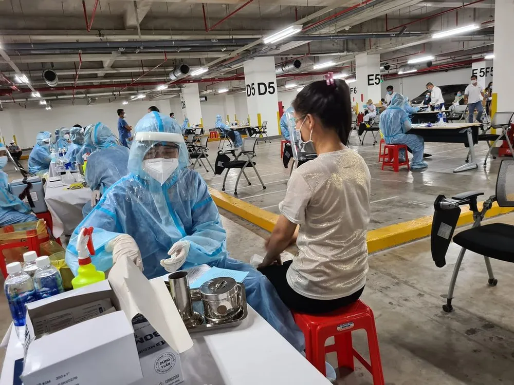 TPHCM chuẩn bị tiêm ngừa Covid-19 cho 1,1 triệu người ảnh 3