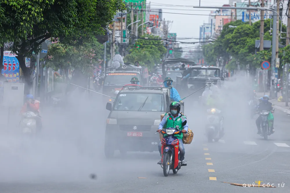 TPHCM siết chặt Chỉ thị 16, người ở vùng nguy cơ cao sẽ được cấp thực phẩm tại nhà ảnh 1