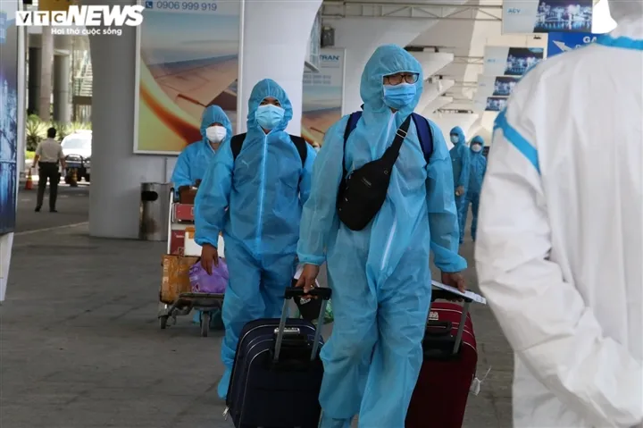 Để người ngoại tỉnh yên tâm ở lại TPHCM: Vaccine, lương thực, việc làm, chỗ ở ảnh 3