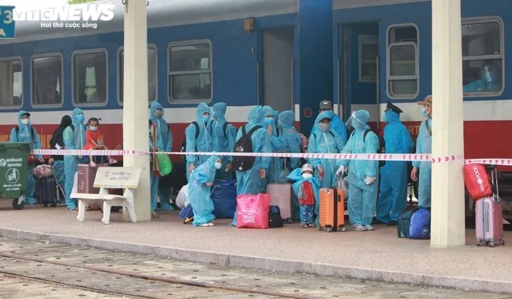 Để người ngoại tỉnh yên tâm ở lại TPHCM: Vaccine, lương thực, việc làm, chỗ ở ảnh 2