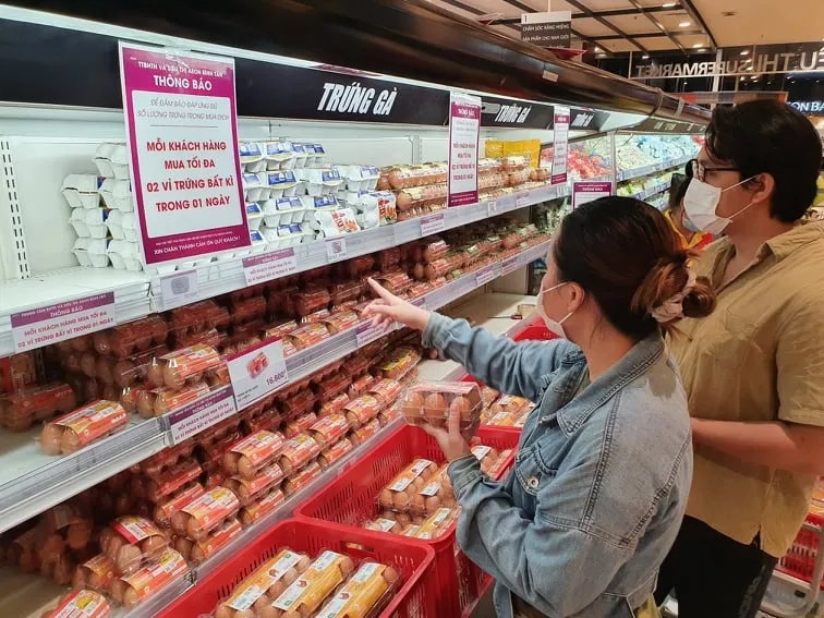 Vì sao gần đây người tiêu dùng TPHCM khó mua mì gói và nhiều loại bột, bún khô? ảnh 1