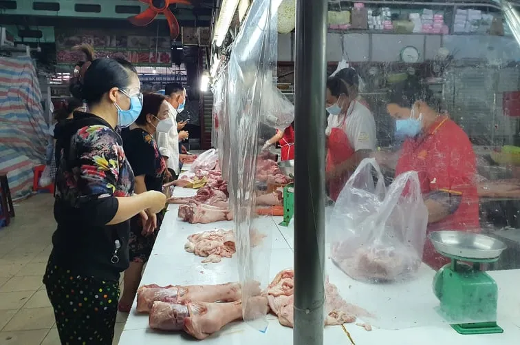 TPHCM sẽ mở lại các điểm bán lương thực thực phẩm tại chợ truyền thống ảnh 1