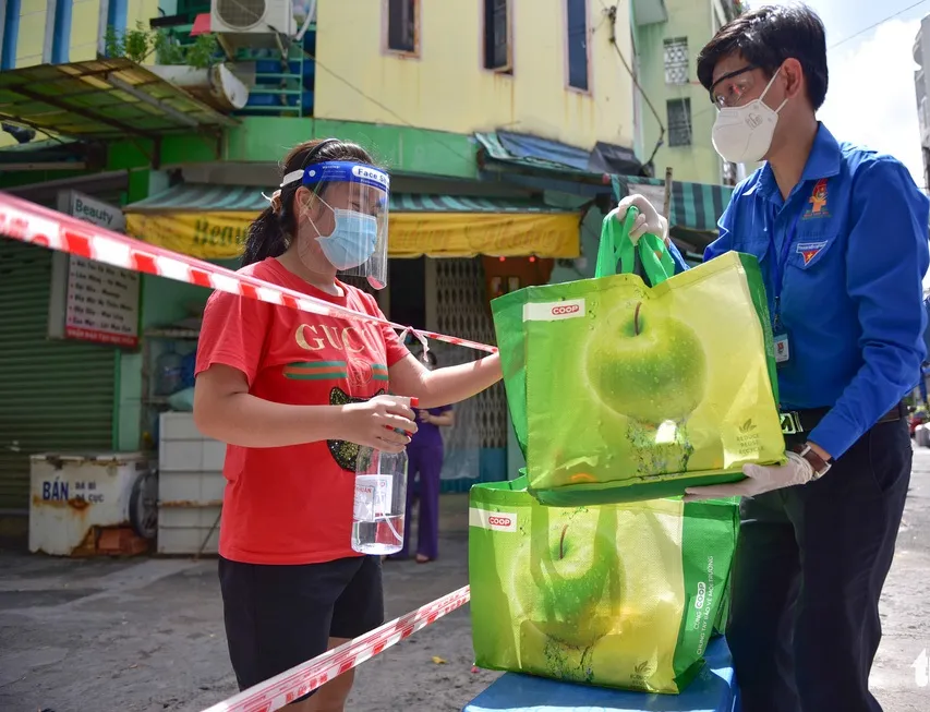 TPHCM giãn cách xã hội thêm 1 tháng để đến 15-9 có thể kiểm soát dịch ảnh 2