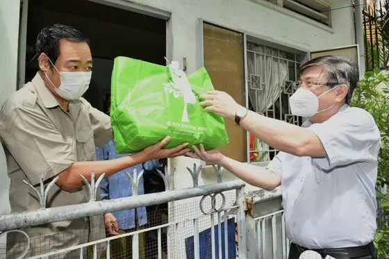 TPHCM chốt bổ sung 2.576 tỷ đồng hỗ trợ hàng triệu lao động nghèo ảnh 1