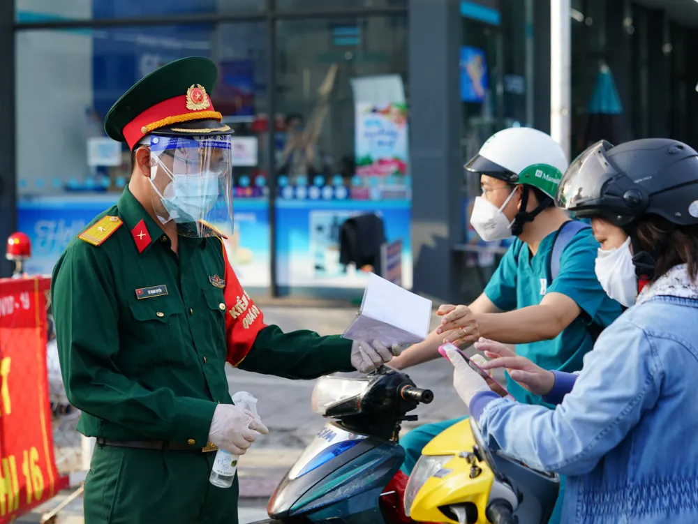 Mỗi ngày khoảng 20% người dân các quận huyện của TPHCM được đi chợ hộ ảnh 2