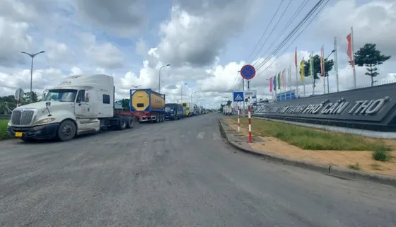 Cần Thơ vẫn giữ phương thức lưu thông hàng hóa phải 'đăng ký trước' ảnh 2