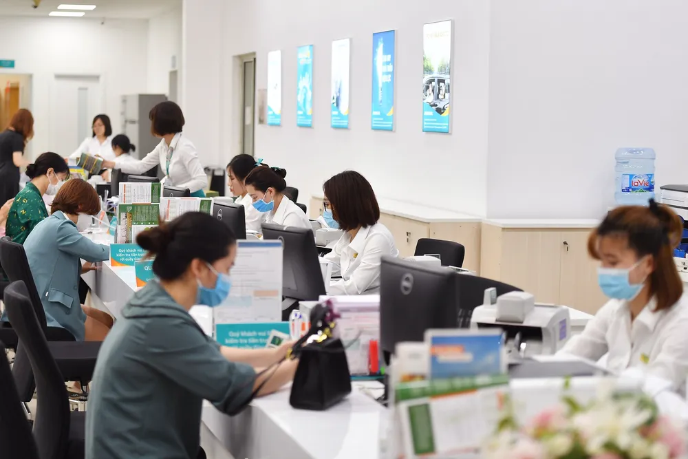 Hơn 70% cổ phiếu ngân hàng giảm giá trong tháng 8 ảnh 2