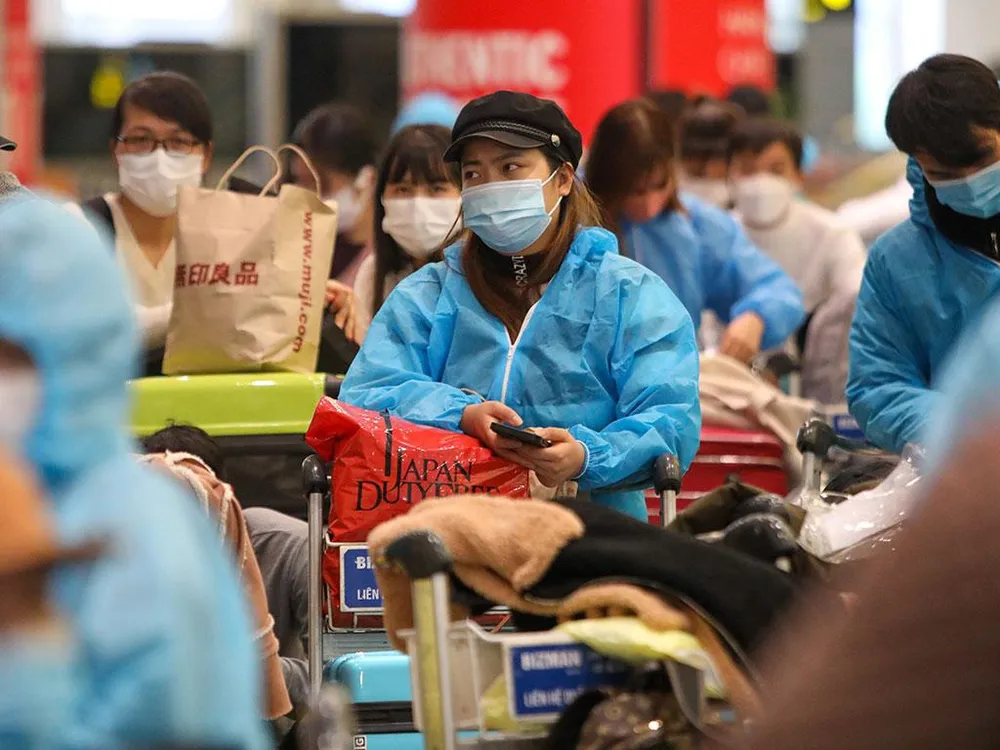 Bay tết, quốc tế cao chót vót, nội địa rẻ ê hề - ảnh 2