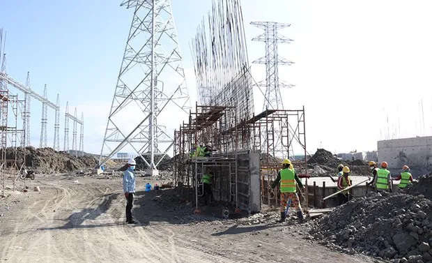 Thi cong xuyen Tet de dam bao tien do du an dien trong diem hinh anh 2