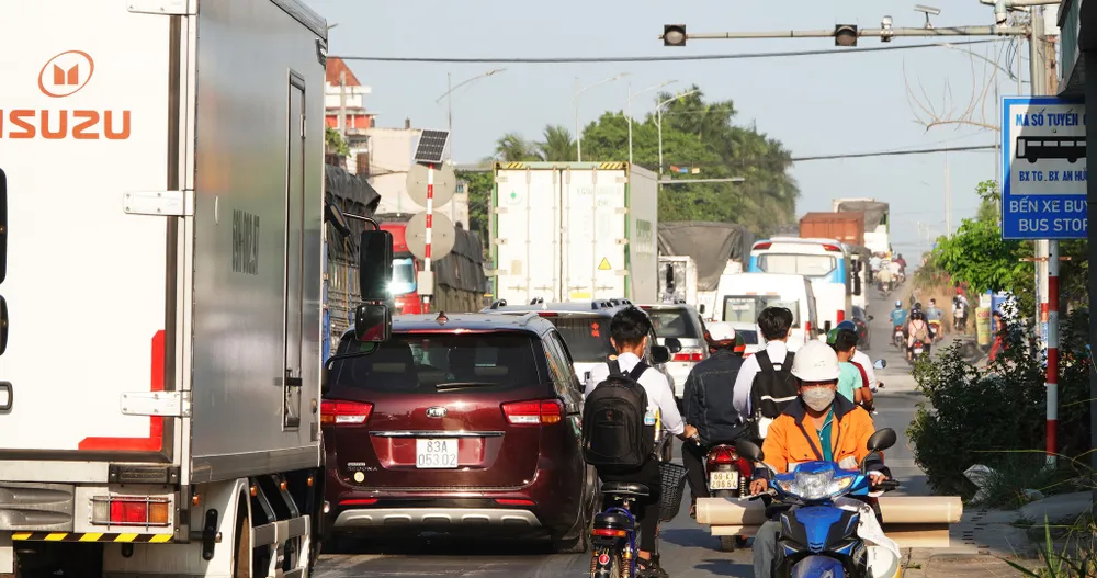 Ám ảnh những 'nút thắt cổ chai' trên QL1 - ảnh 3