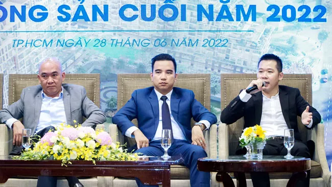 Trong bất ổn, bất động sản vẫn là kênh đầu tư sáng ảnh 1