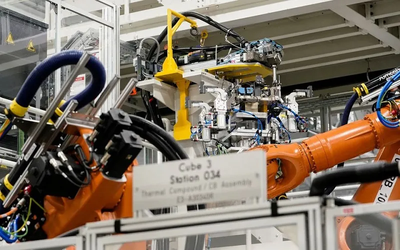 Ngành sản xuất xe điện của Mỹ khó tự chủ nguồn cung. (Ảnh: Reuters)