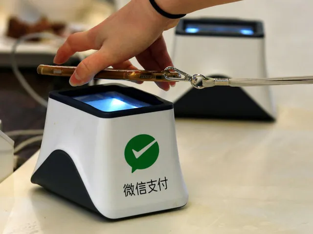 Người vừa vượt qua Jack Ma để trở thành giàu nhất Trung Quốc ảnh 6