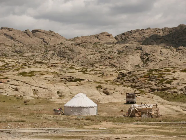 Người vừa vượt qua Jack Ma để trở thành giàu nhất Trung Quốc ảnh 8